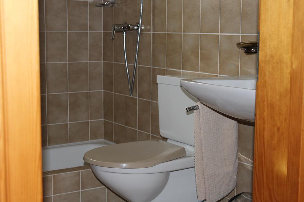 Hus Pravis Apartment Klosters Bagian luar foto