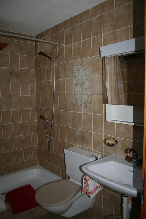 Hus Pravis Apartment Klosters Bagian luar foto