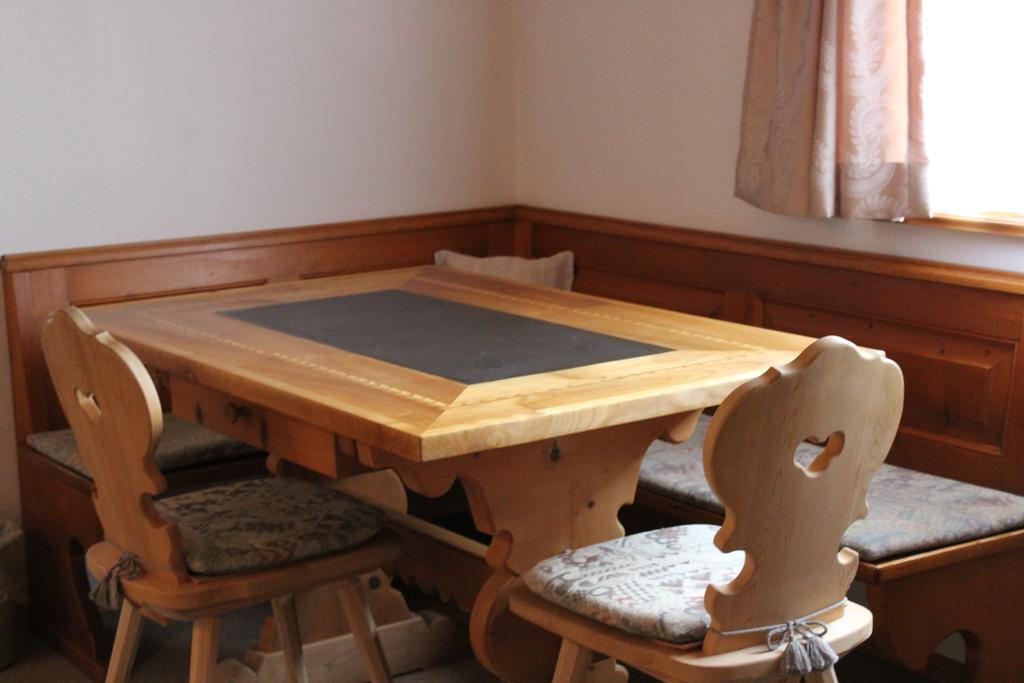 Hus Pravis Apartment Klosters Bagian luar foto